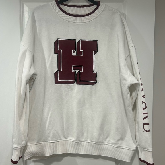 H&M Harvard White and Burgundy Crewneck Sweater - Picture 3 of 8